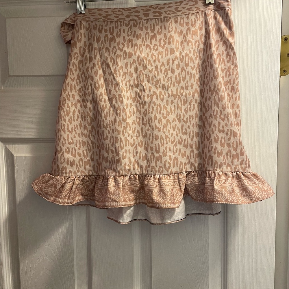 Kendall & Kylie Tan Ruffled Leopard Faux Wrap Skirt Medium - Picture 4 of 5